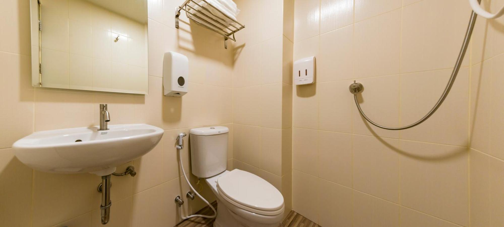 P18 Hotel Bangkok Szoba fotó